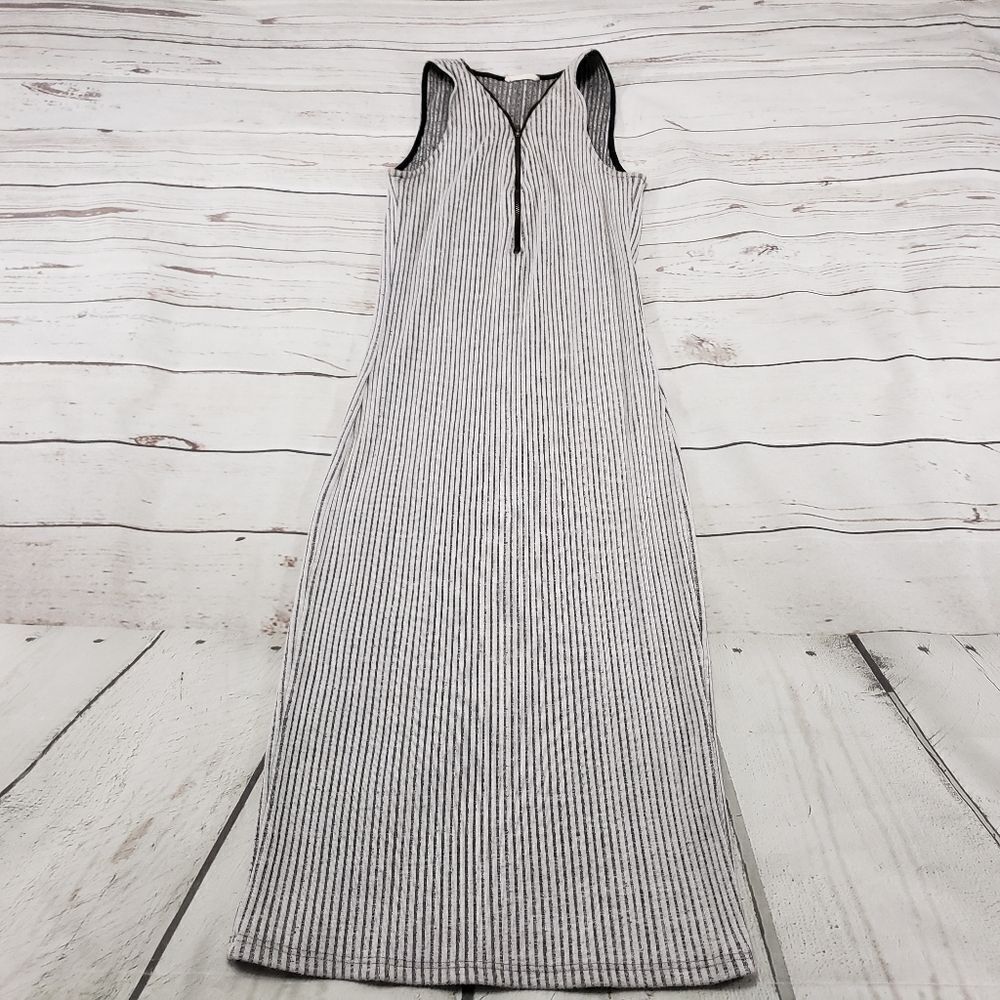 Jella C. Dress Size Large Sleeveless Front Zipper